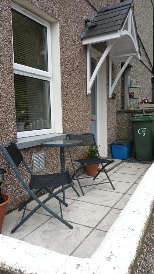 Cosy Mews House Close To Harbour Porthmadog Exterior photo